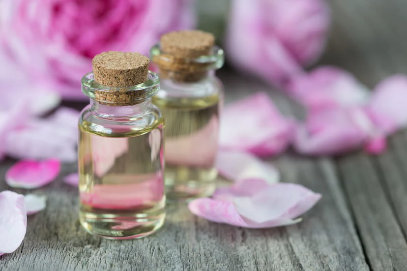 تصویر 3 از گلاب ربیع کاشان تولید شده با تقطیر سنتی گل محمدی